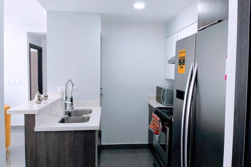 Moderno Y Acogedor Condominio En Zona Exclusiva ซานเปโดร ซูลา ภายนอก รูปภาพ